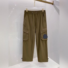 口Moncler 2026束腳休閑時尚褲，作為當代潮流與舒適的完美結合，正逐漸