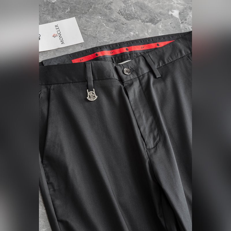 Moncler 蒙口 26ss春夏輕奢時尚定制休閑西褲，簡潔幹練的風(fēng)格，精緻卓