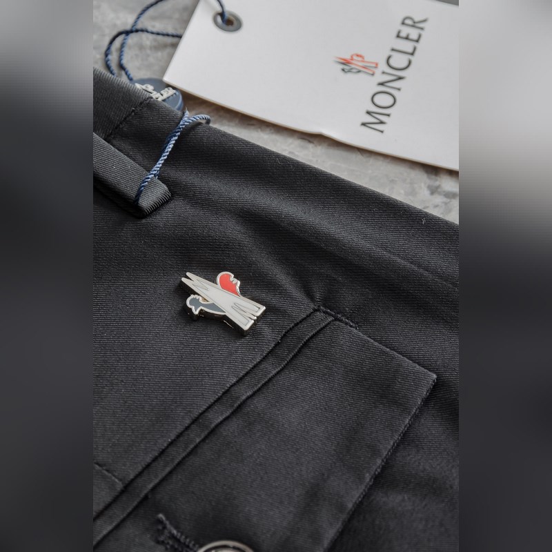 Moncler 蒙口 26ss春夏輕奢時尚定制休閑西褲，簡潔幹練的風(fēng)格，精緻卓