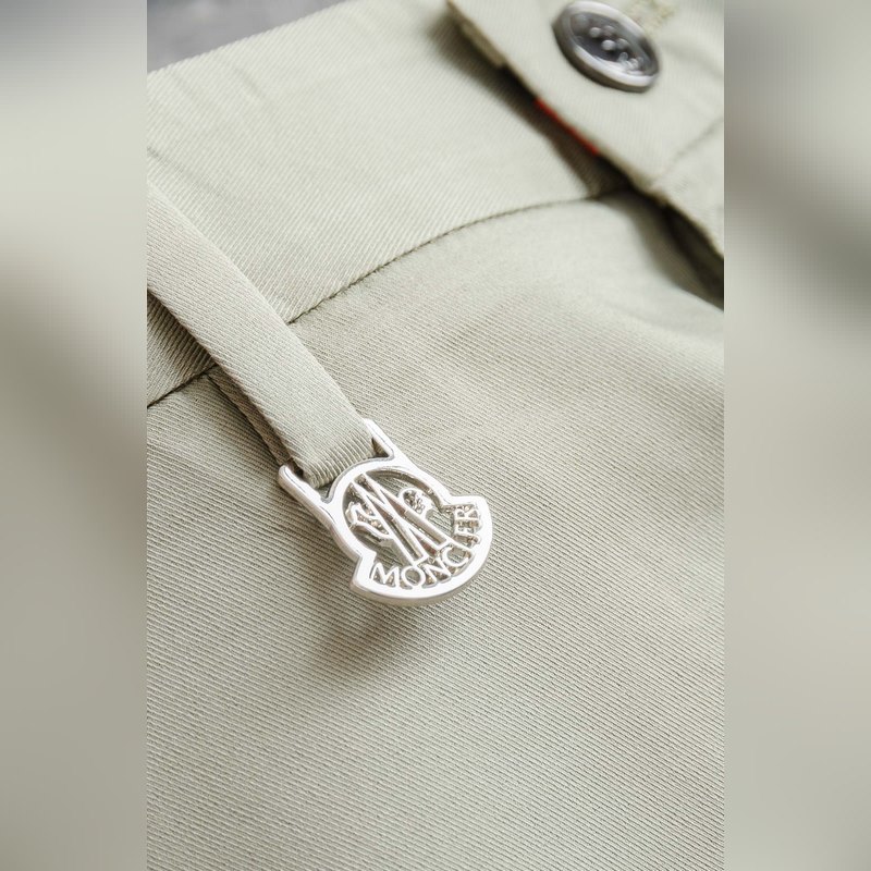 Moncler 蒙口 26ss春夏輕奢時尚定制休閑西褲，簡潔幹練的風格，精緻卓