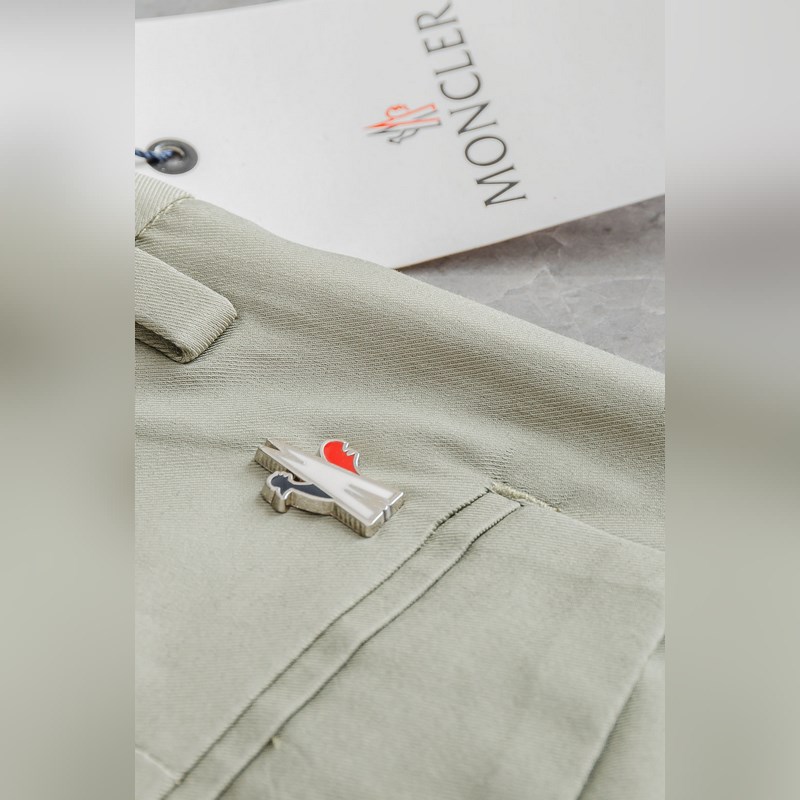 Moncler 蒙口 26ss春夏輕奢時尚定制休閑西褲，簡潔幹練的風格，精緻卓