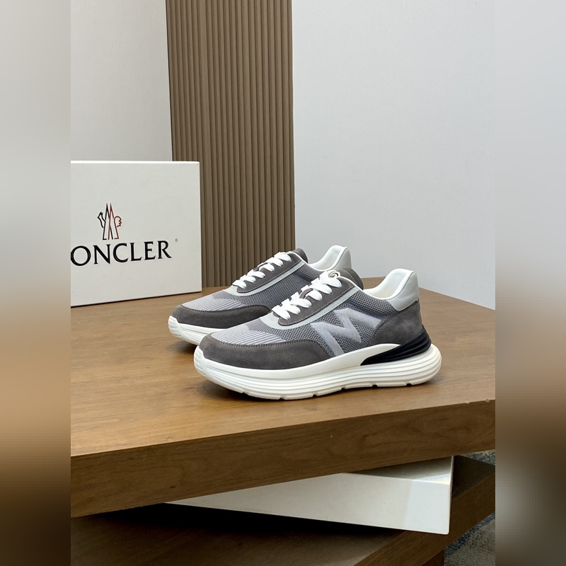 Moncler，蒙口男士休閑運(yùn)動(dòng)鞋，具有舒適防滑性能，采用一體成型進(jìn)口飛織科技面