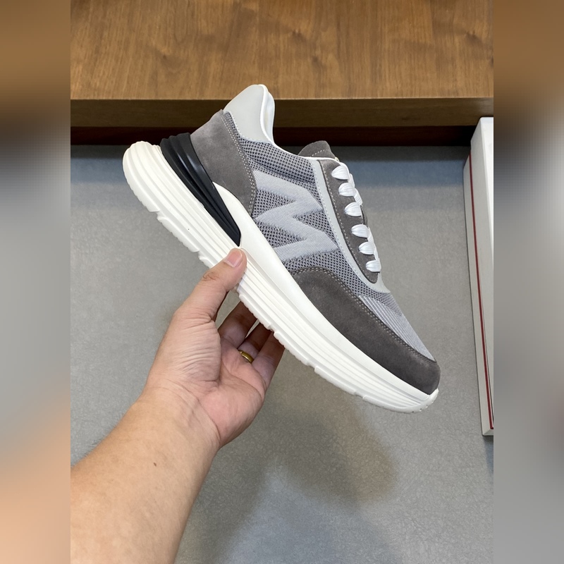 Moncler，蒙口男士休閑運(yùn)動(dòng)鞋，具有舒適防滑性能，采用一體成型進(jìn)口飛織科技面