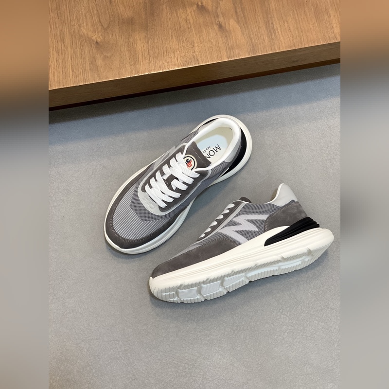 Moncler，蒙口男士休閑運(yùn)動(dòng)鞋，具有舒適防滑性能，采用一體成型進(jìn)口飛織科技面