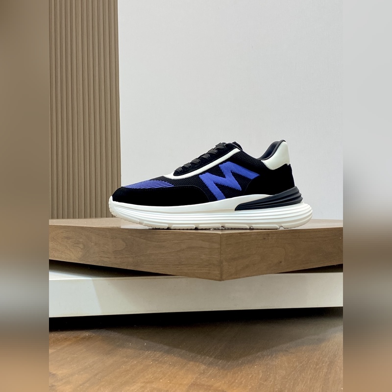 Moncler，蒙口男士休閑運(yùn)動(dòng)鞋，具有舒適防滑性能，采用一體成型進(jìn)口飛織科技面