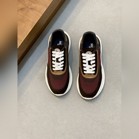 Moncler，蒙口男士休閑運動鞋，具有舒適防滑性能，采用一體成型進口飛織科技面