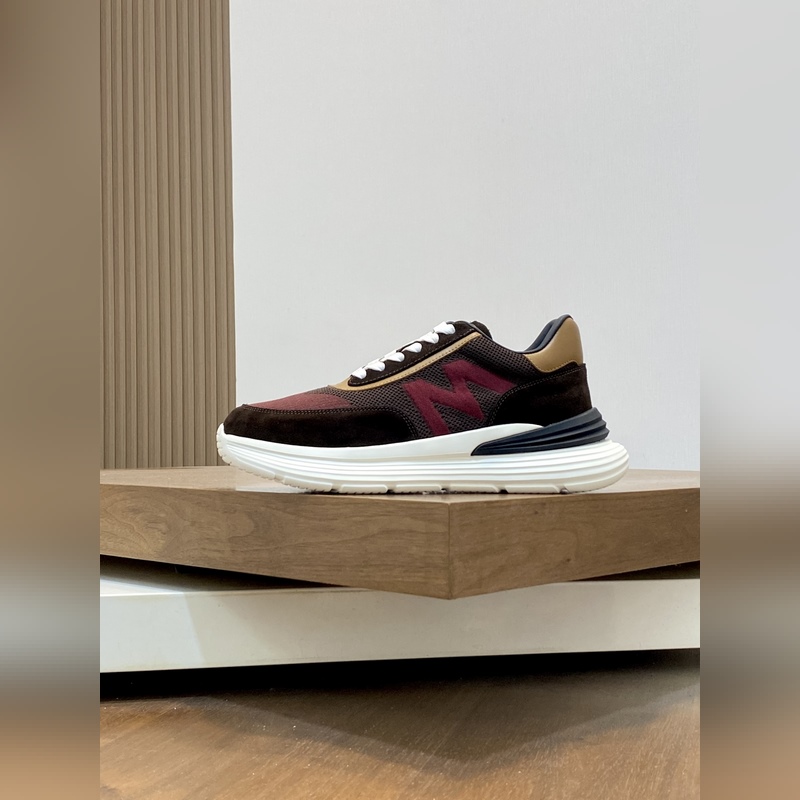 Moncler，蒙口男士休閑運動鞋，具有舒適防滑性能，采用一體成型進口飛織科技面