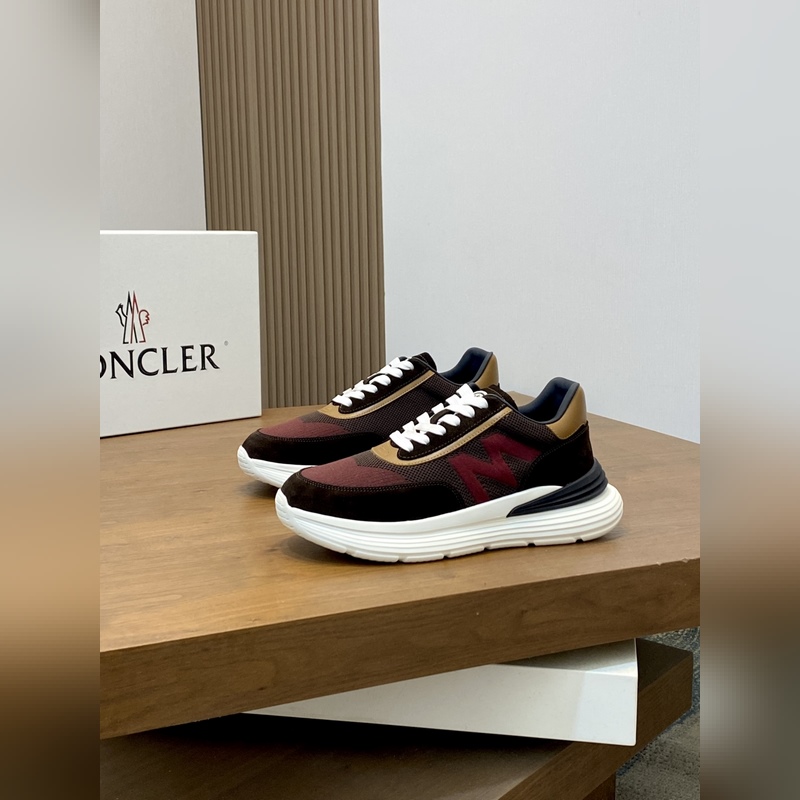Moncler，蒙口男士休閑運動鞋，具有舒適防滑性能，采用一體成型進口飛織科技面