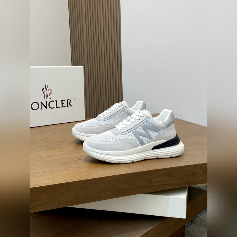 Moncler，蒙口男士休閑運動鞋，具有舒適防滑性能，采用一體成型進口飛織科技面
