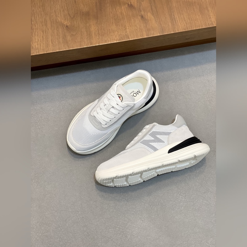 Moncler，蒙口男士休閑運動鞋，具有舒適防滑性能，采用一體成型進口飛織科技面