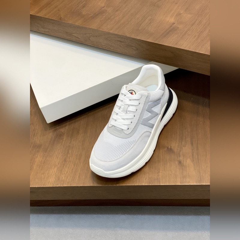 Moncler，蒙口男士休閑運動鞋，具有舒適防滑性能，采用一體成型進口飛織科技面
