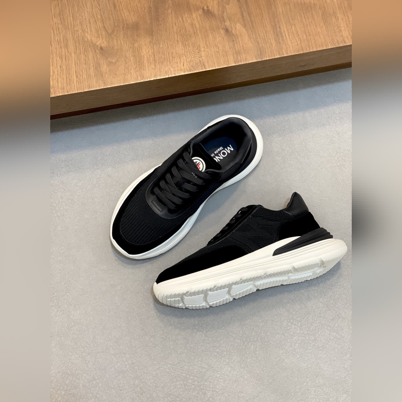 Moncler，蒙口男士休閑運動鞋，具有舒適防滑性能，采用一體成型進口飛織科技面