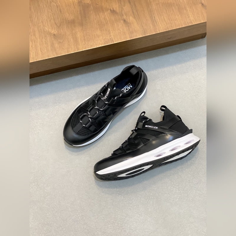 Moncler，蒙口男士休閑運動鞋，具有舒適防滑性能，采用一體成型進口飛織科技面