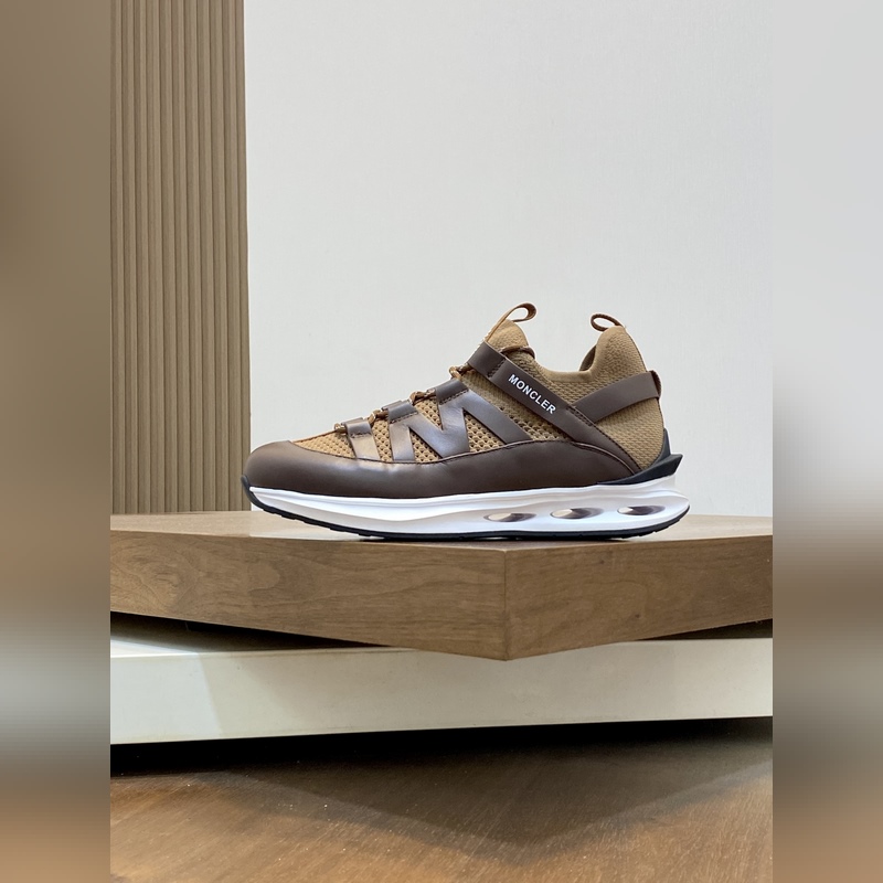 Moncler，蒙口男士休閑運(yùn)動(dòng)鞋，具有舒適防滑性能，采用一體成型進(jìn)口飛織科技面