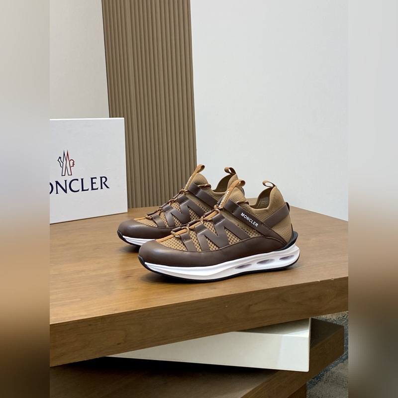 Moncler，蒙口男士休閑運(yùn)動(dòng)鞋，具有舒適防滑性能，采用一體成型進(jìn)口飛織科技面