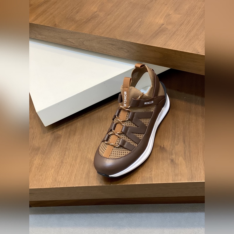 Moncler，蒙口男士休閑運(yùn)動(dòng)鞋，具有舒適防滑性能，采用一體成型進(jìn)口飛織科技面