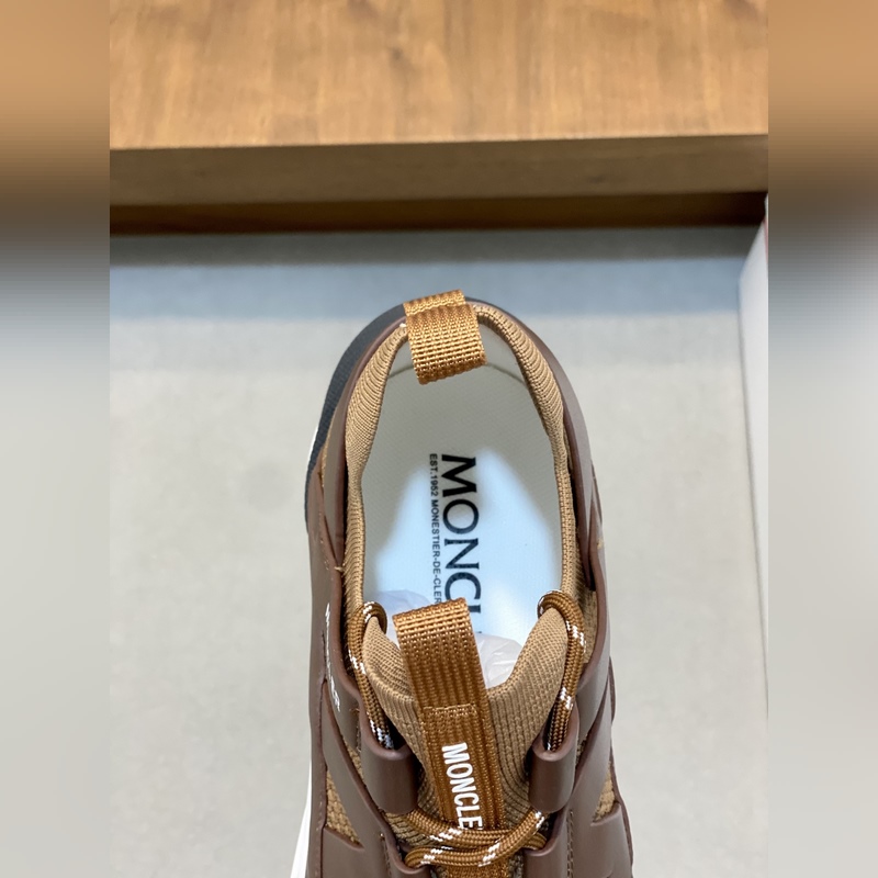 Moncler，蒙口男士休閑運(yùn)動(dòng)鞋，具有舒適防滑性能，采用一體成型進(jìn)口飛織科技面