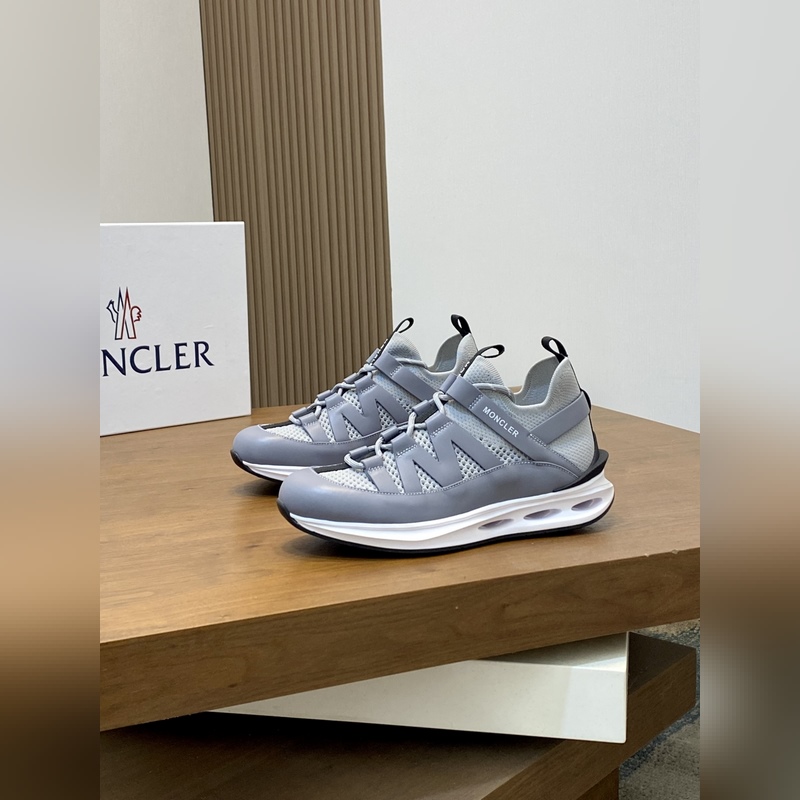 Moncler，蒙口男士休閑運(yùn)動(dòng)鞋，具有舒適防滑性能，采用一體成型進(jìn)口飛織科技面