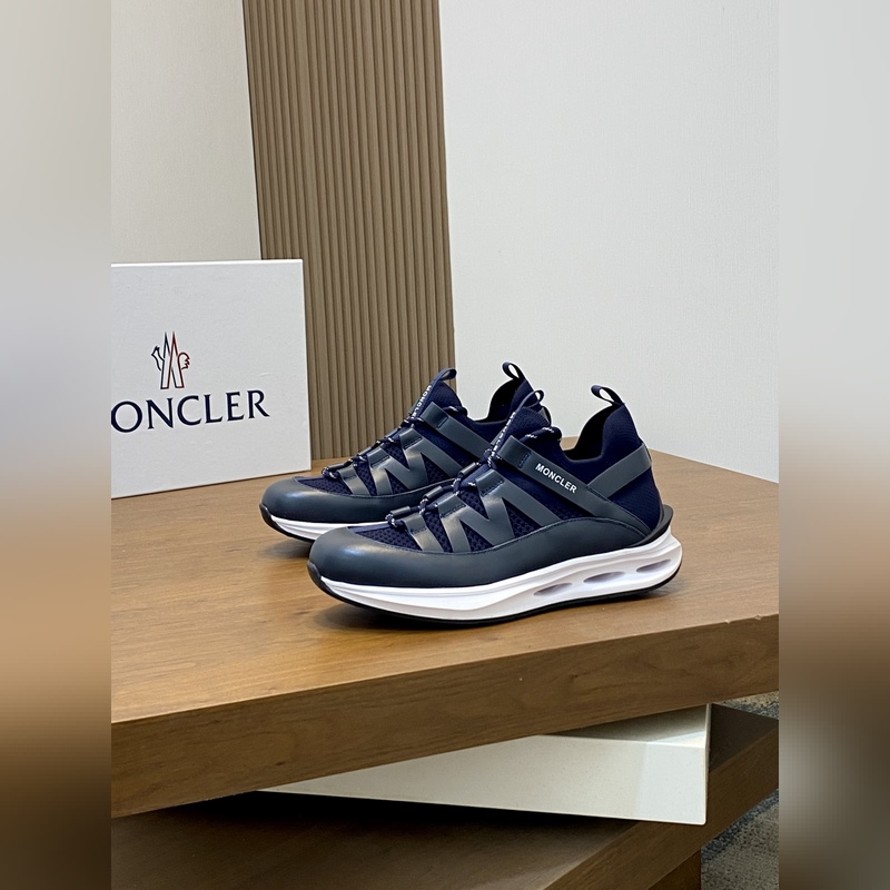 Moncler，蒙口男士休閑運動鞋，具有舒適防滑性能，采用一體成型進口飛織科技面