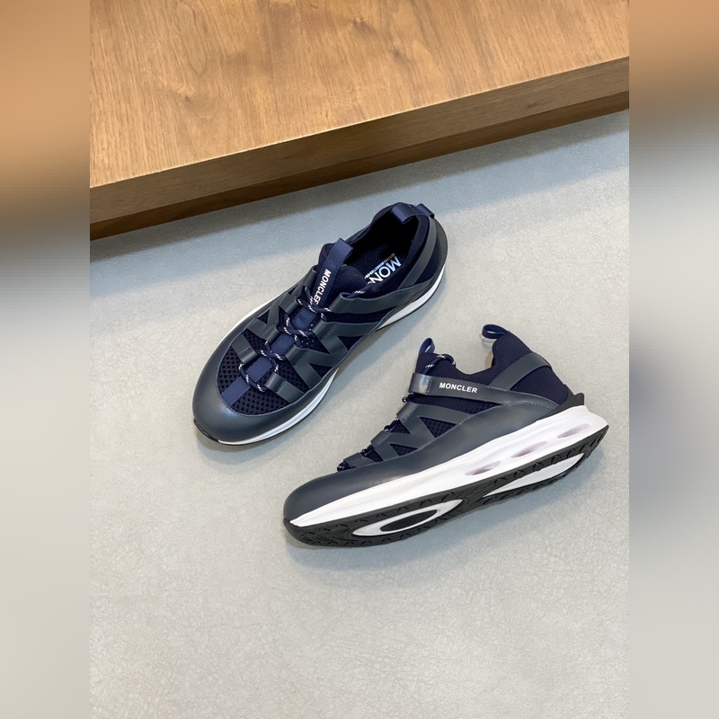 Moncler，蒙口男士休閑運動鞋，具有舒適防滑性能，采用一體成型進口飛織科技面
