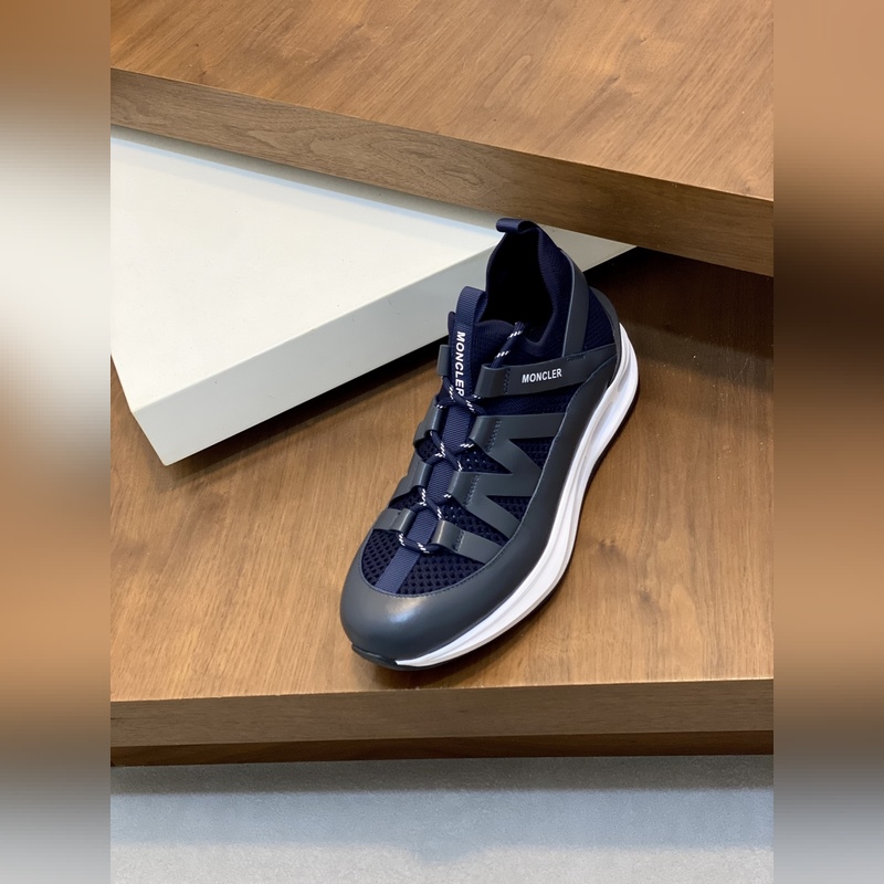 Moncler，蒙口男士休閑運動鞋，具有舒適防滑性能，采用一體成型進口飛織科技面