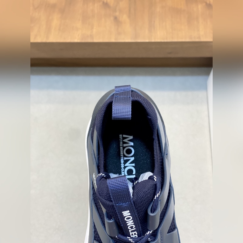 Moncler，蒙口男士休閑運動鞋，具有舒適防滑性能，采用一體成型進口飛織科技面