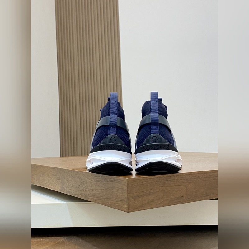 Moncler，蒙口男士休閑運動鞋，具有舒適防滑性能，采用一體成型進口飛織科技面