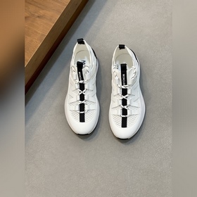 Moncler，蒙口男士休閑運動鞋，具有舒適防滑性能，采用一體成型進口飛織科技面