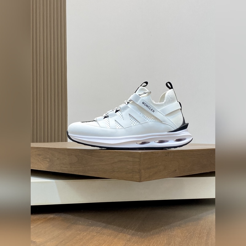 Moncler，蒙口男士休閑運(yùn)動鞋，具有舒適防滑性能，采用一體成型進(jìn)口飛織科技面