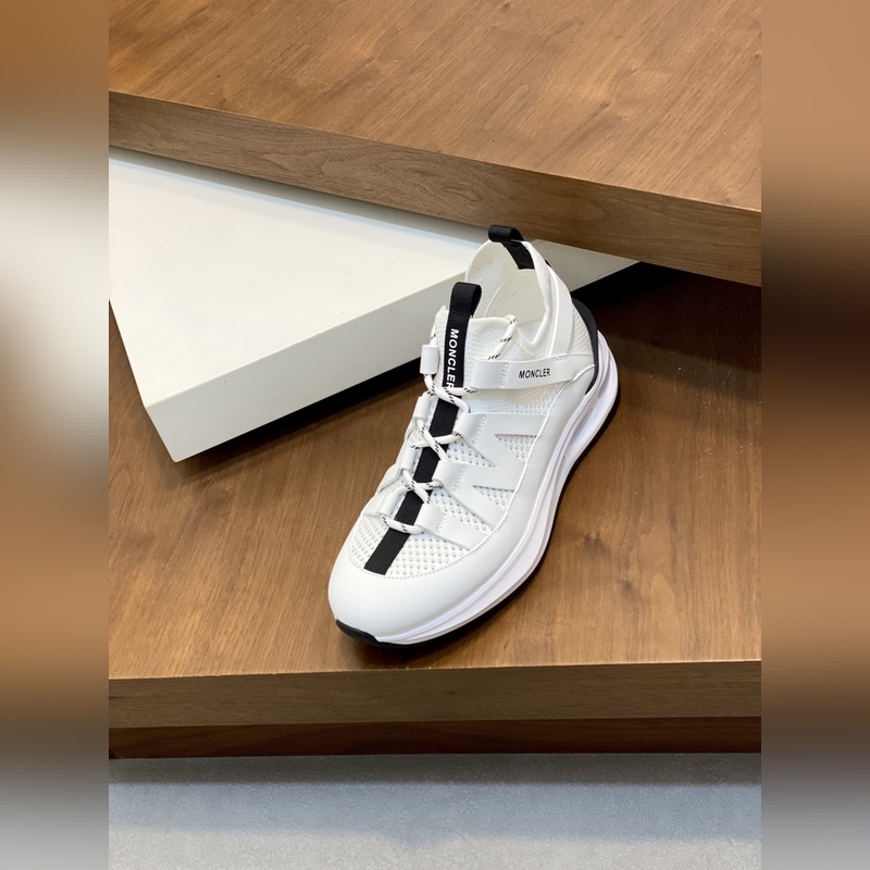 Moncler，蒙口男士休閑運(yùn)動鞋，具有舒適防滑性能，采用一體成型進(jìn)口飛織科技面