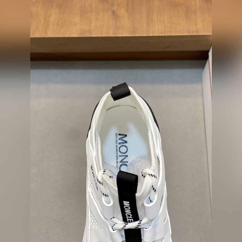 Moncler，蒙口男士休閑運(yùn)動鞋，具有舒適防滑性能，采用一體成型進(jìn)口飛織科技面