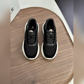 Moncler蒙口 男鞋運動鞋，進口牛皮面、氯丁橡膠 各種材質拼接打造，鞋面采用