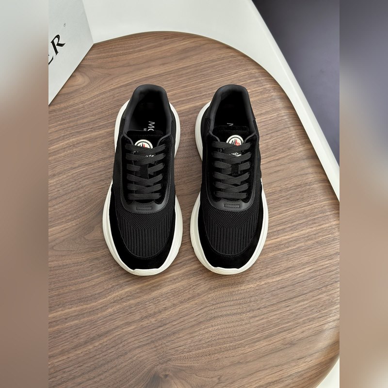 Moncler蒙口 男鞋運動鞋，進口牛皮面、氯丁橡膠 各種材質拼接打造，鞋面采用