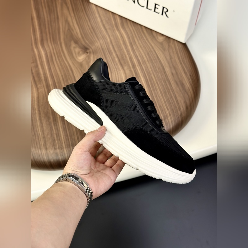 Moncler蒙口 男鞋運動鞋，進口牛皮面、氯丁橡膠 各種材質拼接打造，鞋面采用