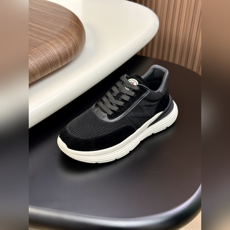 Moncler蒙口 男鞋運動鞋，進口牛皮面、氯丁橡膠 各種材質拼接打造，鞋面采用