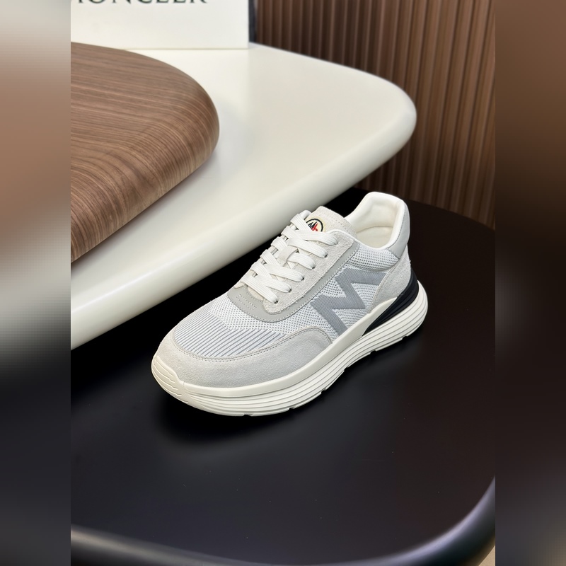 Moncler蒙口 男鞋運動鞋，進口牛皮面、氯丁橡膠 各種材質拼接打造，鞋面采用