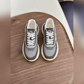 Moncler蒙口 男鞋運動鞋，進口牛皮面、氯丁橡膠 各種材質拼接打造，鞋面采用