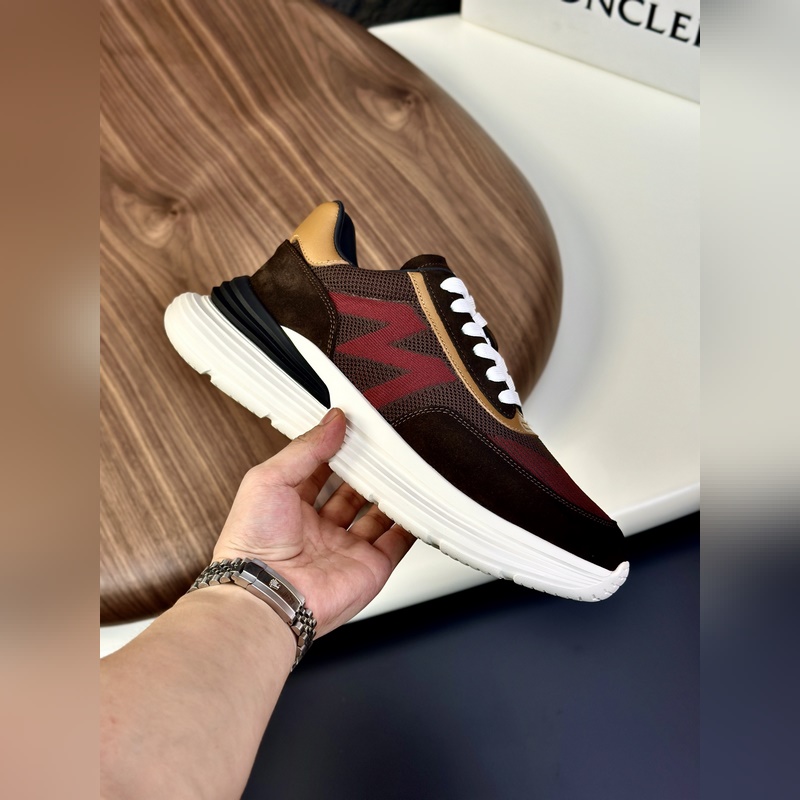 Moncler蒙口 男鞋運(yùn)動(dòng)鞋，進(jìn)口牛皮面、氯丁橡膠 各種材質(zhì)拼接打造，鞋面采用