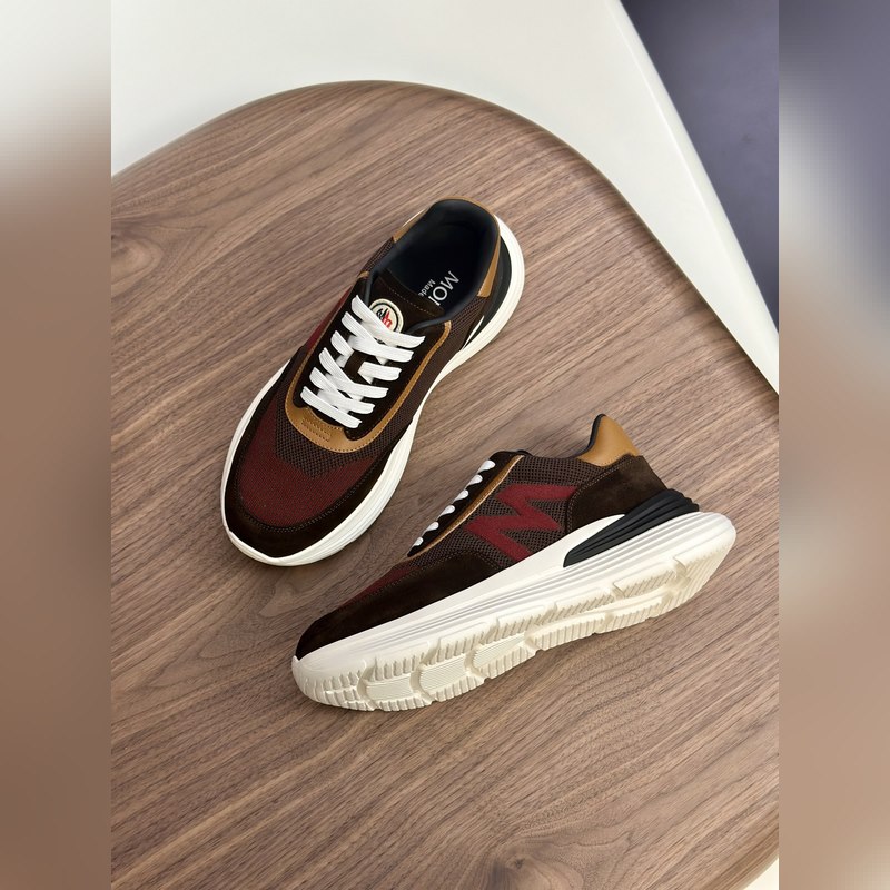 Moncler蒙口 男鞋運(yùn)動(dòng)鞋，進(jìn)口牛皮面、氯丁橡膠 各種材質(zhì)拼接打造，鞋面采用