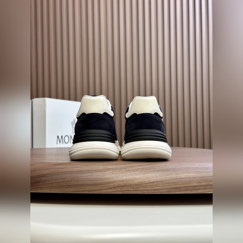 Moncler蒙口 男鞋運(yùn)動鞋，進(jìn)口牛皮面、氯丁橡膠 各種材質(zhì)拼接打造，鞋面采用