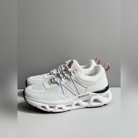 Moncler蒙口 男鞋運動鞋，進口牛皮面、氯丁橡膠 各種材質拼接打造，鞋面采用