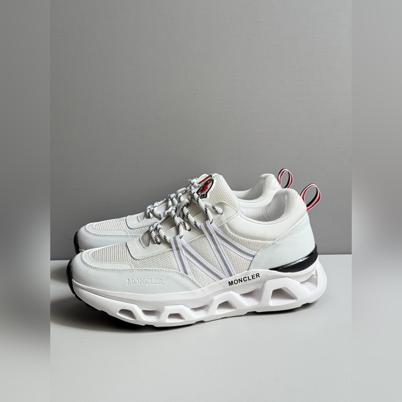 Moncler蒙口 男鞋運動鞋，進口牛皮面、氯丁橡膠 各種材質拼接打造，鞋面采用