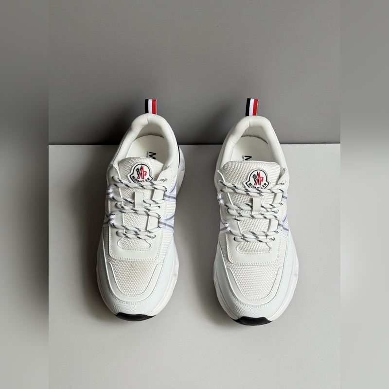 Moncler蒙口 男鞋運動鞋，進口牛皮面、氯丁橡膠 各種材質拼接打造，鞋面采用