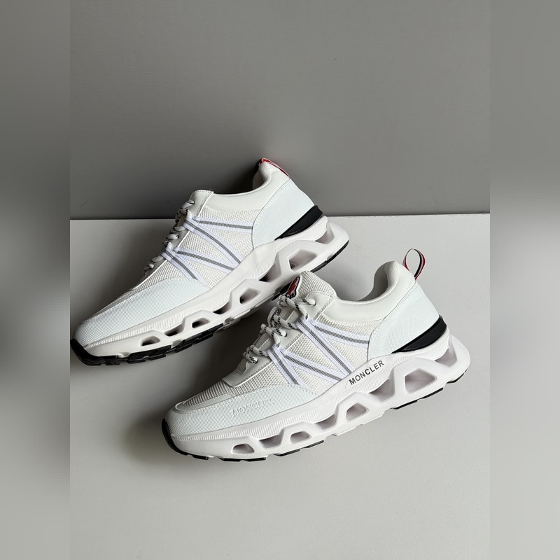 Moncler蒙口 男鞋運動鞋，進口牛皮面、氯丁橡膠 各種材質拼接打造，鞋面采用