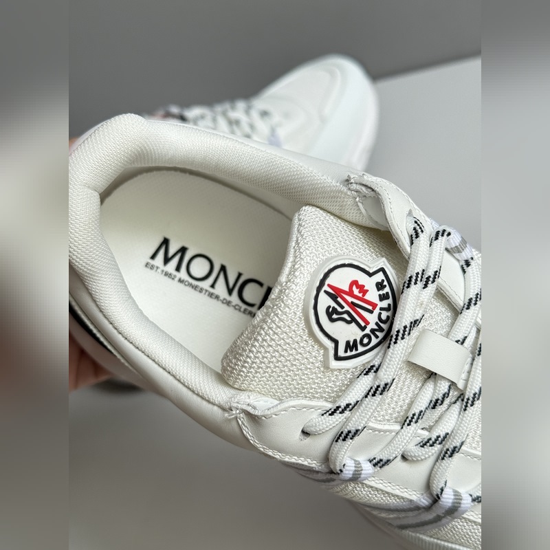 Moncler蒙口 男鞋運動鞋，進口牛皮面、氯丁橡膠 各種材質拼接打造，鞋面采用