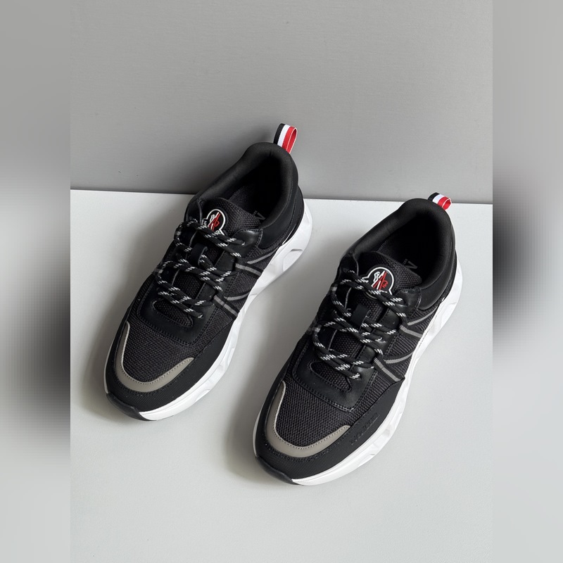 Moncler蒙口 男鞋運動鞋，進口牛皮面、氯丁橡膠 各種材質拼接打造，鞋面采用