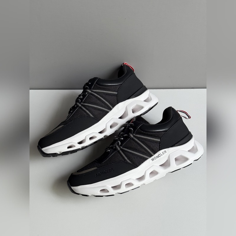 Moncler蒙口 男鞋運動鞋，進口牛皮面、氯丁橡膠 各種材質拼接打造，鞋面采用