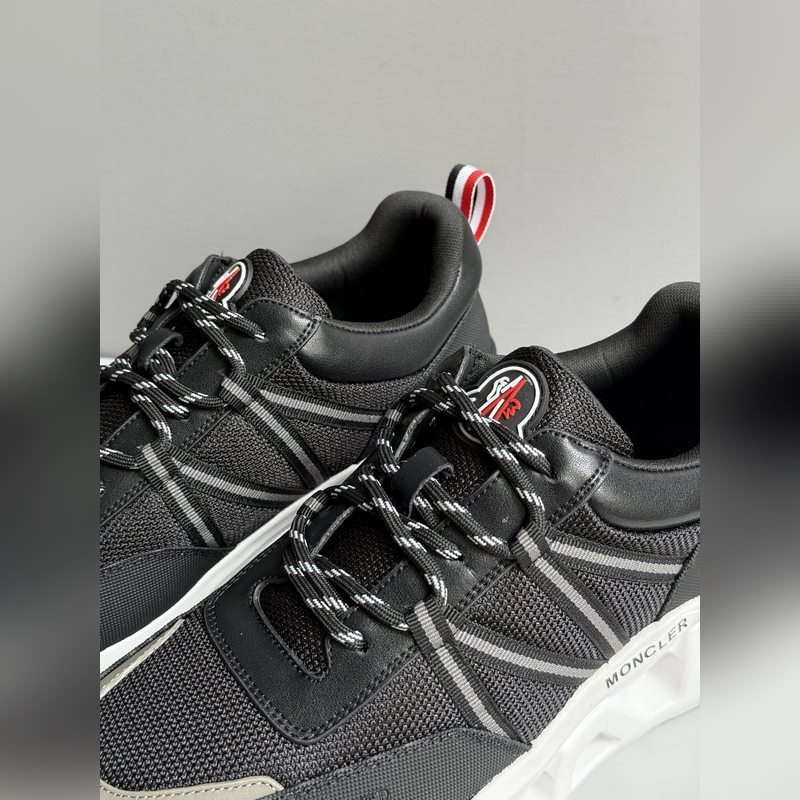 Moncler蒙口 男鞋運動鞋，進口牛皮面、氯丁橡膠 各種材質拼接打造，鞋面采用