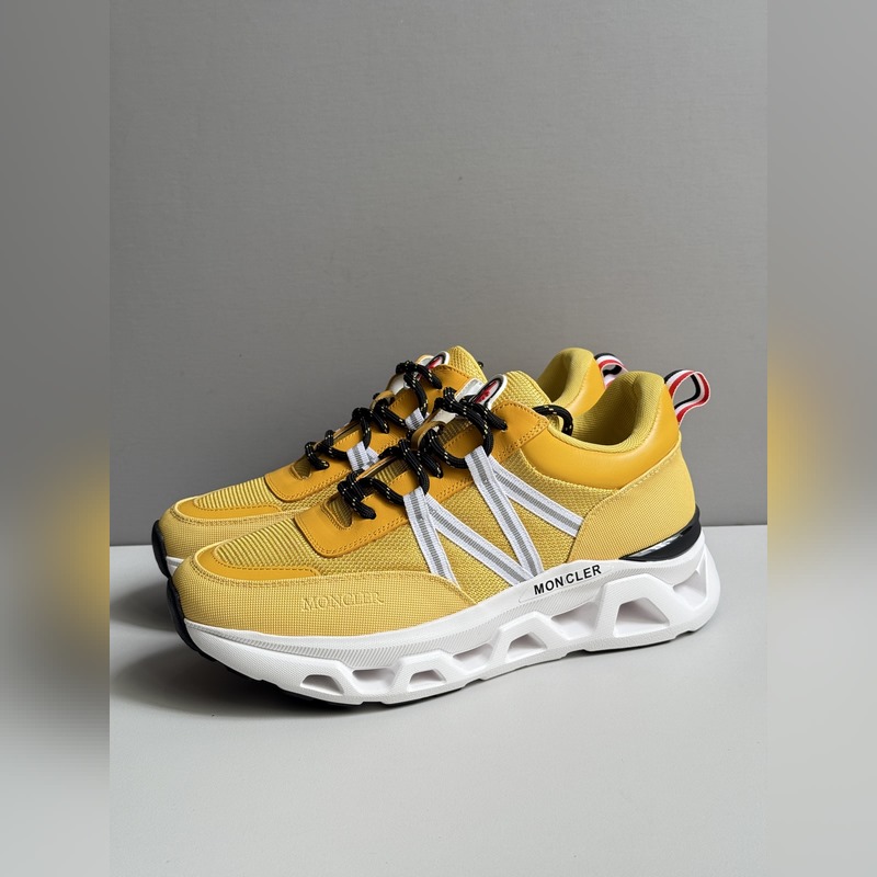 Moncler蒙口 男鞋運動鞋，進口牛皮面、氯丁橡膠 各種材質拼接打造，鞋面采用