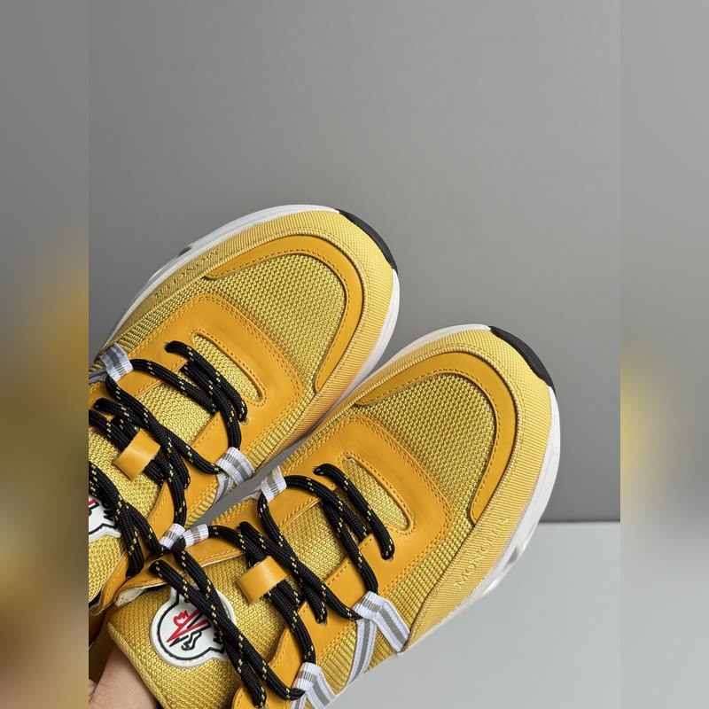 Moncler蒙口 男鞋運動鞋，進口牛皮面、氯丁橡膠 各種材質拼接打造，鞋面采用